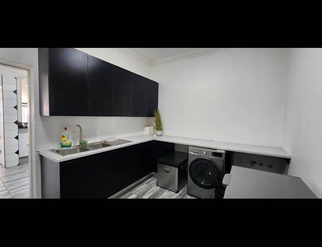 4 BEDROOM HOUSE FOR SALE IN ERASMUSKLOOF